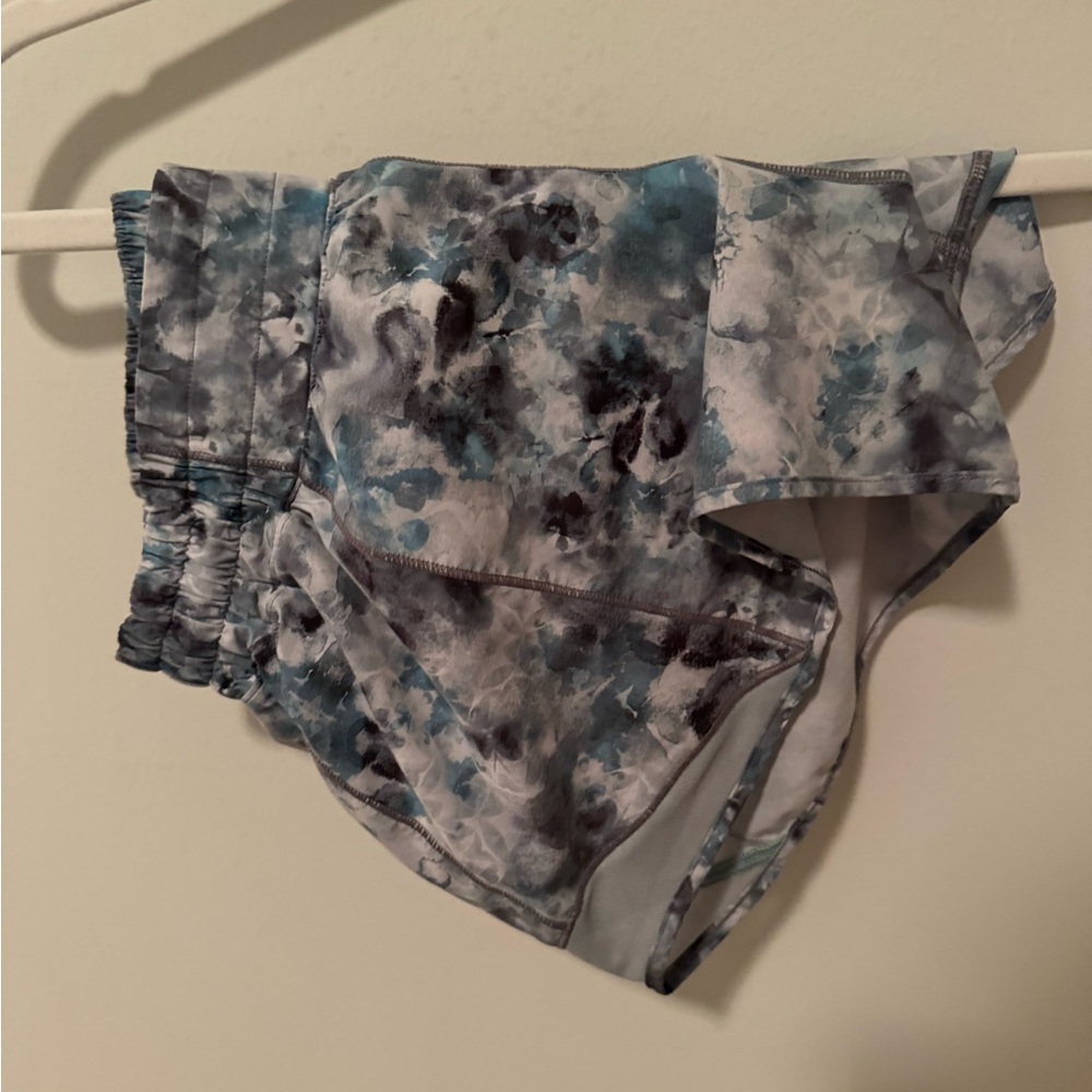 Lululemon Hottyhot 4” Shorts - Blue Colorburst